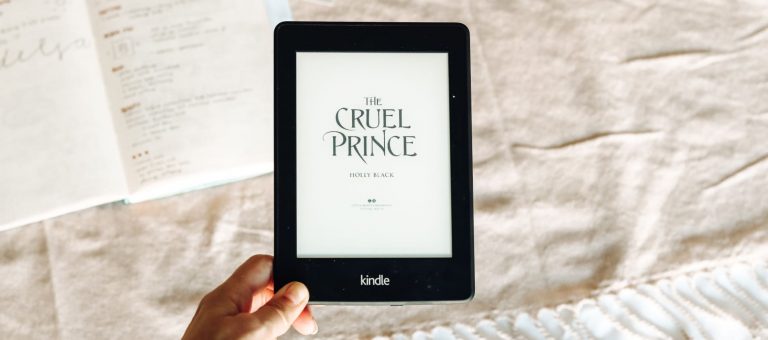 Je princ v knjigi Okrutni princ res krut?