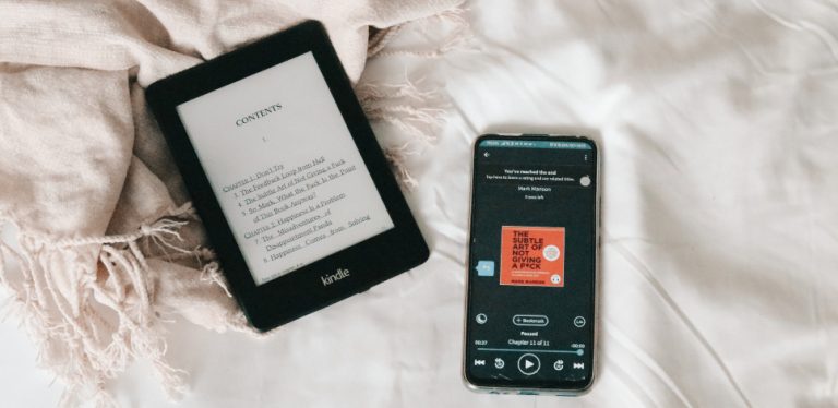 Kaj sem odnesla od knjige Dol mi visi (Mark Manson)?